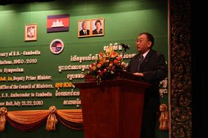 Samdech Norodom Sirivudh presenting "Cambodian U.S relations in the 1990's" / by: Kaing Tongngy